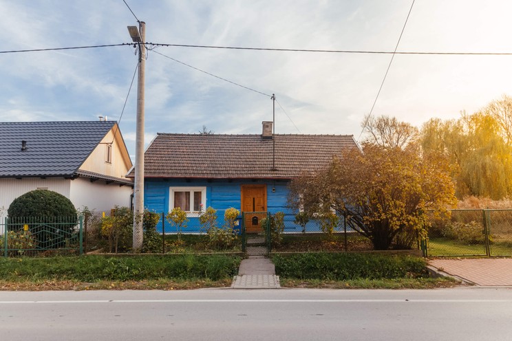 Przestronny dom wolnostojący z własnym ogródkiem. Mieszkanie usytuowane jest na terenie dzielnicy Wzgórza Krzesławickie